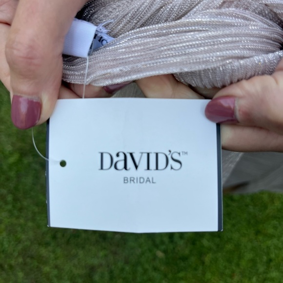 Oleg Cassini Formal Gown - Picture 6 of 8